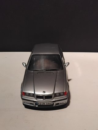 Coche de BMW plateado