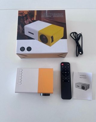 Mini proyector LED multimedia