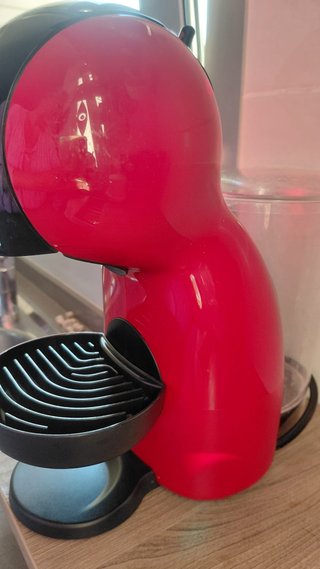 Cafetera Dolce Gusto Roja y Negra