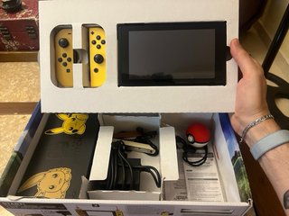 Nintendo Switch Edición Pokémon Lets go Pikachu