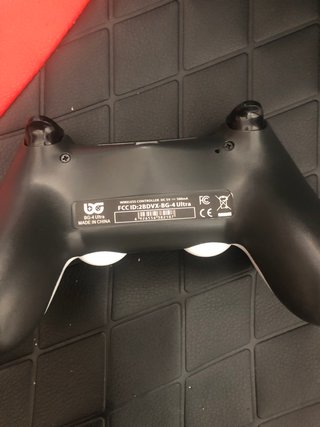 Mando blanco con diseño de rayos