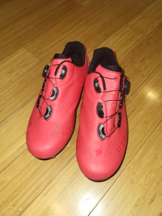 Cales para bicicleta rojas talla 43