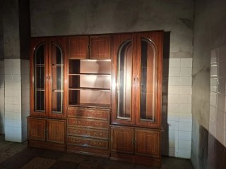 Mueble de salón madera y cristal