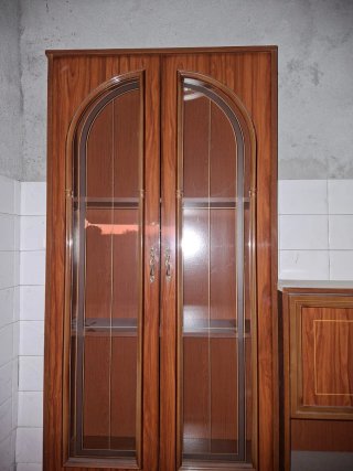 Mueble de salón madera y cristal