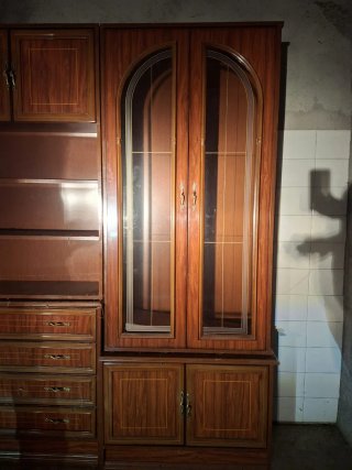 Mueble de salón madera y cristal