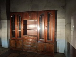 Mueble de salón madera y cristal
