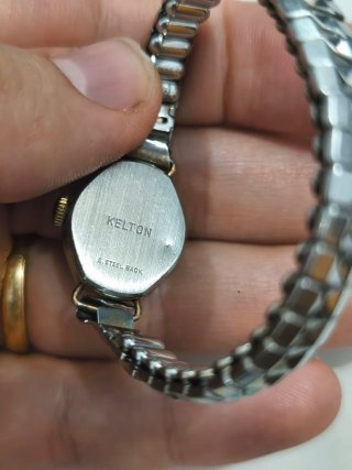 Reloj Kelton chapado oro