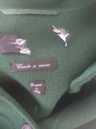 Cappotto in lana verde con cintura