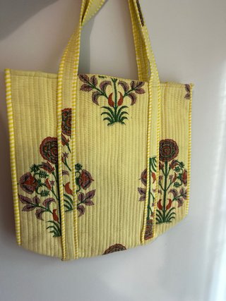 Bolsa shopper amarilla flores acolchada