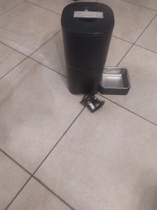 Dispensador comida gatos Cecotec