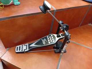 Pedal de bombo Fame
