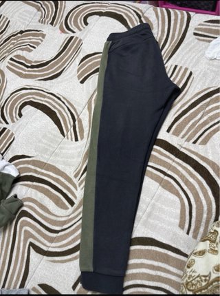 Chándal EA7 Negro y Verde Militar