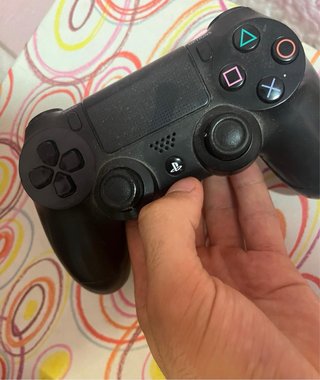 PS4 (PlayStation 4) Nera + 2 Giochi