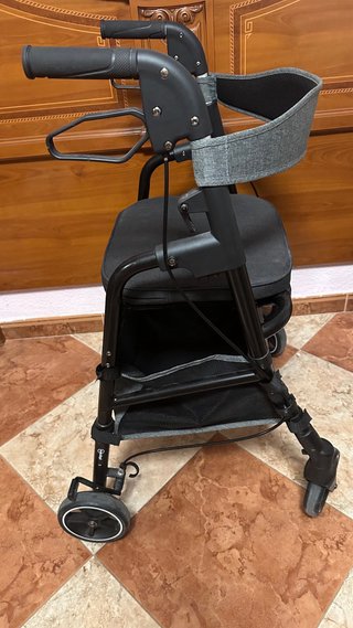 Andador geriátrico