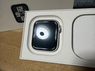 Apple Watch SE (Gen 2) 44mm + 10 Correas 100% Batt