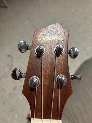 Ukelele Egmond con funda Cibeles