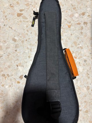 Ukelele Egmond con funda Cibeles