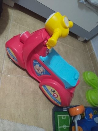 Moto de bebé rosa y azul