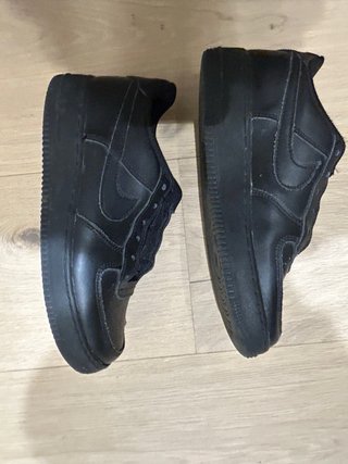 Nike Air Force 1 negras sin cordones
