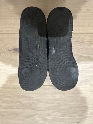 Nike Air Force 1 negras sin cordones