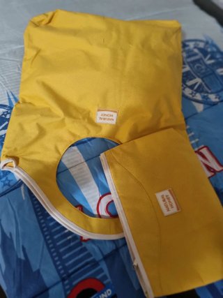 Bolso de playa y neceser amarillo