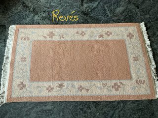 Alfombra de pura lana con diseño floral