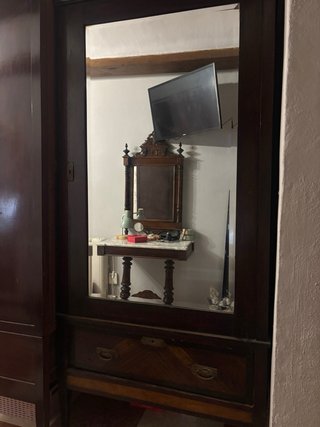 Armario antiguo madera con espejo
