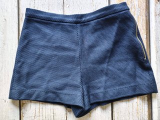Zara Shorts Azul Marino Cremallera Lateral