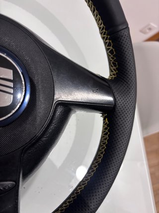 Volante Seat León 1M