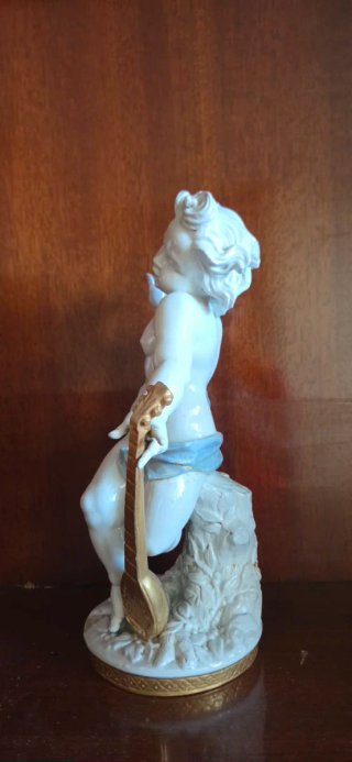 Figura Sureda Porcelana Niño 38cm