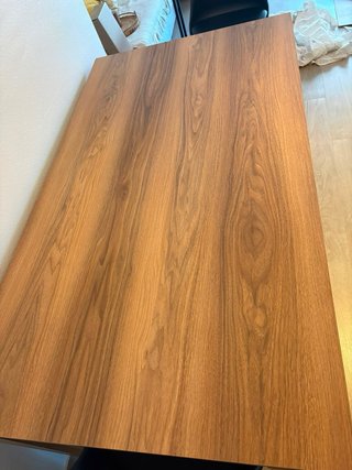 Mesa de comedor de madera