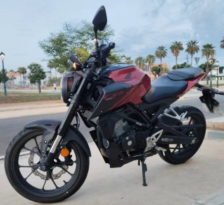 Honda CB125R