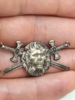Medalla militar antigua de plata