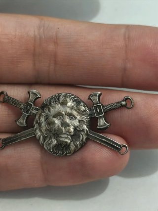 Medalla militar antigua de plata