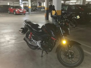 Honda CB125F Naked Negra