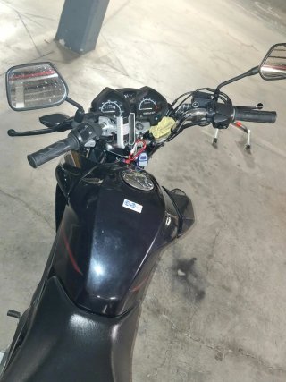 Honda CB125F Naked Negra