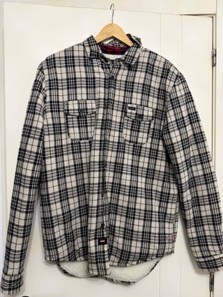 Camisa Globe Beige y Negra