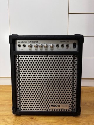 Bajo Eléctrico Caliber Negro + Amplificador