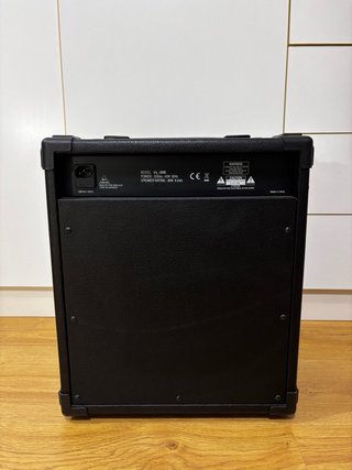 Bajo Eléctrico Caliber Negro + Amplificador