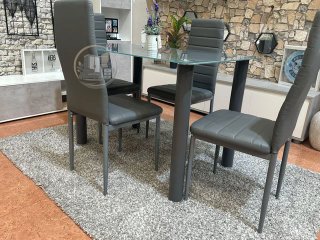 Mesa de comedor con 4 sillas