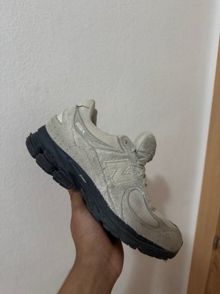 Zapatillas New Balance Beige/Negro