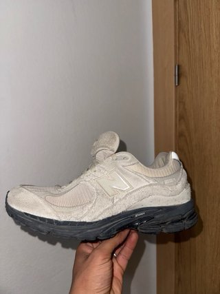 Zapatillas New Balance Beige/Negro