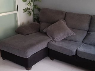 Sofá chaise longue gris y negro
