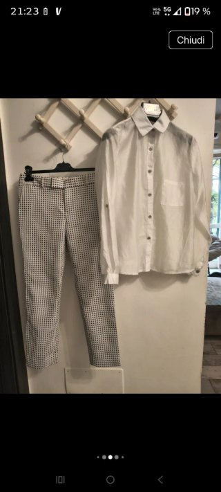 Pantaloni Banana Republic e blusa