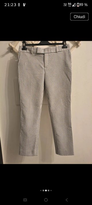 Pantaloni Banana Republic e blusa