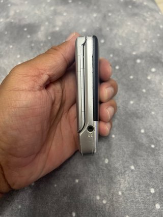 Motorola flip phone con caricatore