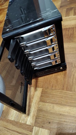Lector Discos Duros Sharkoon 5-Bay RAI