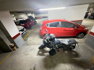 Plaza para moto o scooter a compartir