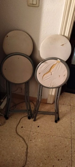 2 Banquetas Plegables Blancas y Grises