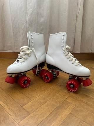 Patines blancos de 4 ruedas TIKOS
